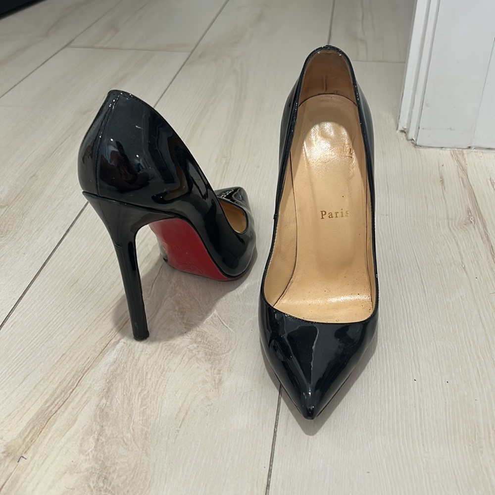 Christian Louboutin Pigalle black size 8